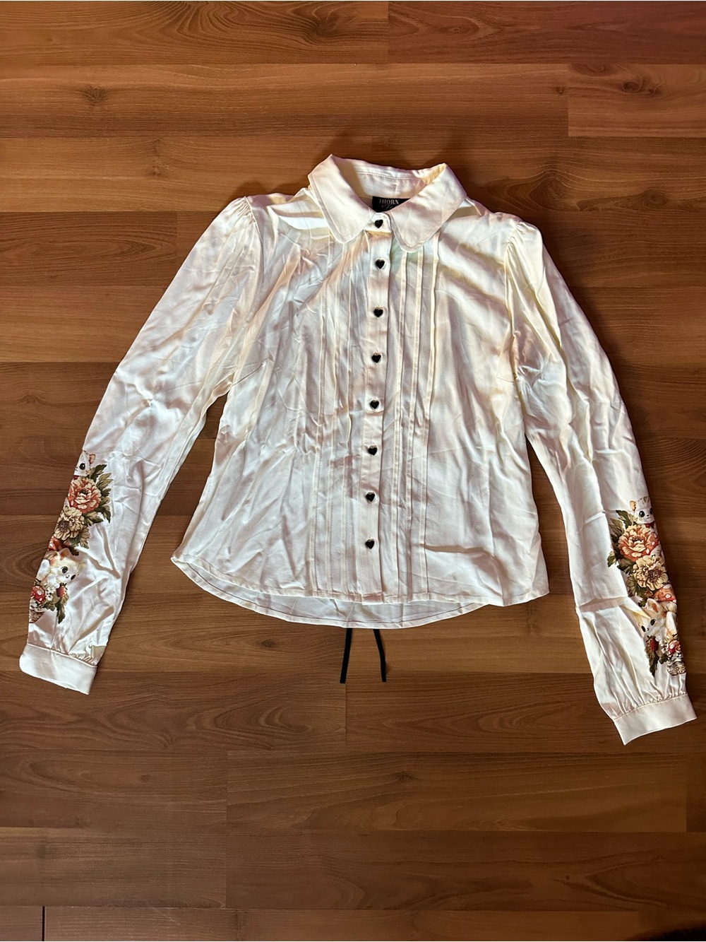 🆕 Ivory Cats & Mushrooms 🍄 Button-Up Blouse with Floral Sleeves